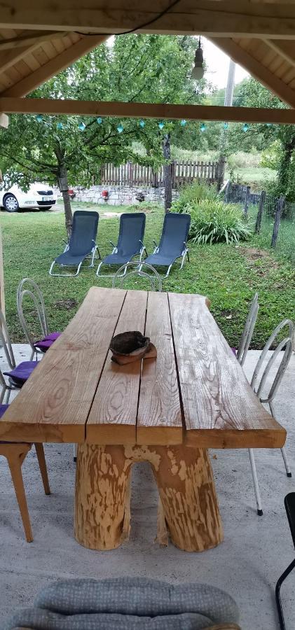 Apartman Nina Licko Petrovo Selo Kültér fotó