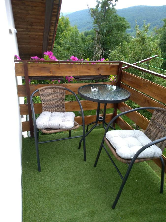 Apartman Nina Licko Petrovo Selo Kültér fotó